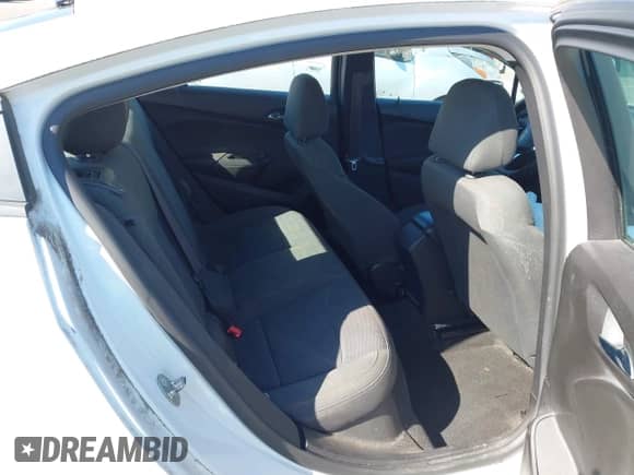 2017 Chevrolet Cruze LS z VIN 1G1BC5SM6H7219179, wystawiony jako IAAI lot #43449750 z przebiegiem 166 798 mil mil oraz . Historia ofert i sprzedaży dostępna na DreamBid. Obrazek 8.