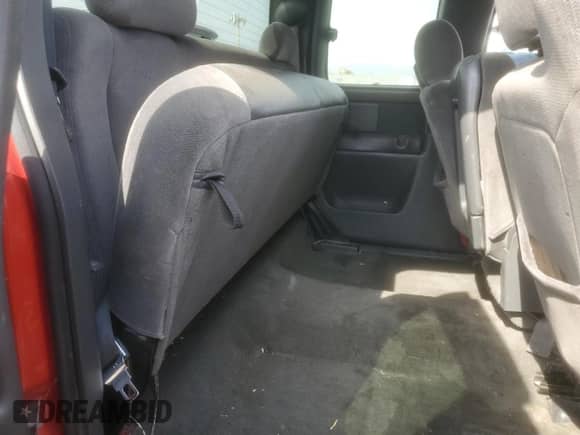 2003 GMC Sierra 1500 SLE с VIN 2GTEC19T631334462, выставлен на аукционе Copart как лот 70200225 с пробегом 237 438 миль миль и Списание • Salvage title. История ставок и продаж доступна на DreamBid. Изображение 10.