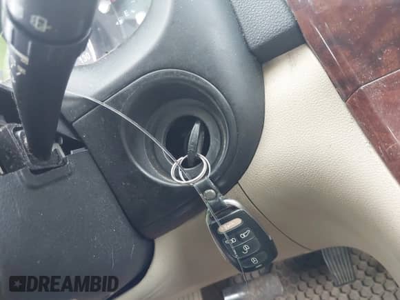 2007 Hyundai Entourage GLS with VIN KNDMC233676013319, listed as a IAAI auction lot 42663094 with 209,578 mi miles and . Bid and sale history available at DreamBid. Image 11.