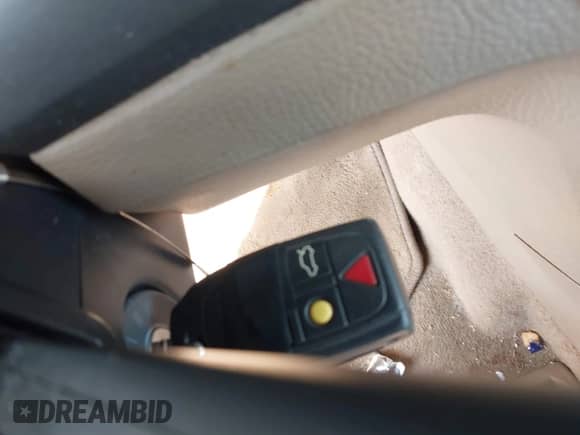 2005 Volvo S60 с VIN YV1RS592552481260, выставлен на аукционе IAAI как лот 42048549 с пробегом 164 491 миль миль и . История ставок и продаж доступна на DreamBid. Изображение 11.