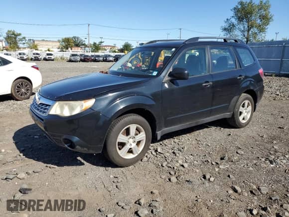 2012 Subaru Forester X z VIN JF2SHABC1CH441559, wystawiony jako Copart lot #84808035 z przebiegiem 158 236 mil mil oraz Czysty tytuł • Clean title. Historia ofert i sprzedaży dostępna na DreamBid. Obrazek 1.