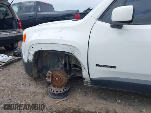 2018 Jeep Renegade Latitude with VIN ZACCJABB5JPJ67879, listed as a IAAI auction lot 42754749 with 114,217 mi miles and . Bid and sale history available at DreamBid. Image 18.