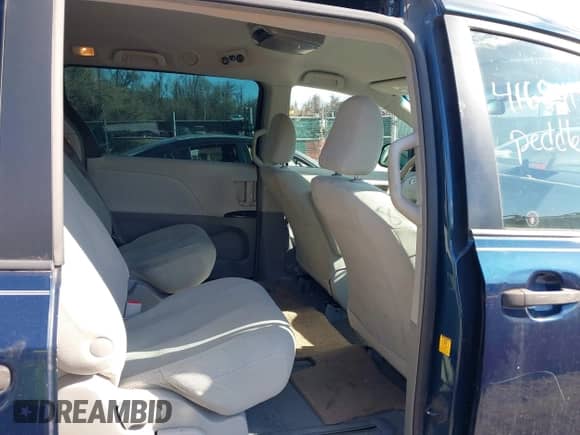 2011 Toyota Sienna с VIN 5TDKA3DC6BS005036, выставлен на аукционе IAAI как лот 41694180 с пробегом 153 219 миль миль и . История ставок и продаж доступна на DreamBid. Изображение 8.