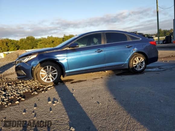 2016 Hyundai Sonata SE z VIN 5NPE24AF9GH305214, wystawiony jako Copart lot #87364305 z przebiegiem 140 465 mil mil oraz Szkoda całkowita • Salvage title. Historia ofert i sprzedaży dostępna na DreamBid. Obrazek 1.