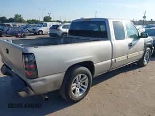 2004 Chevrolet Silverado 1500 LS с VIN 2GCEC19V641130196, выставлен на аукционе IAAI как лот 43257435 с пробегом 390 867 миль миль и . История ставок и продаж доступна на DreamBid. Изображение 4.