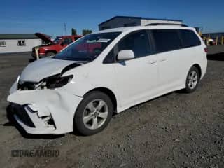 2018 Toyota Sienna LE with VIN 5TDKZ3DC3JS917596, listed as a Copart auction lot 86448635 with 89,839 mi miles and Salvage title. Bid and sale history available at DreamBid. Image 1.