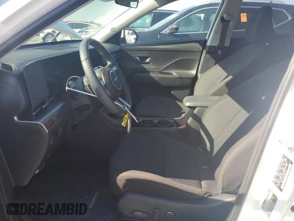 2025 Hyundai Kona SEL с VIN KM8HC3A69SU021810, выставлен на аукционе Copart как лот 66537875 с пробегом 2 622 миль миль и Списание • Salvage title. История ставок и продаж доступна на DreamBid. Изображение 7.