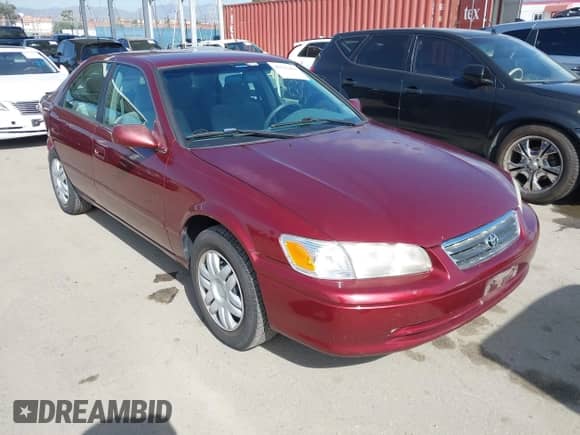 2000 Toyota Camry LE z VIN 4T1BF28K0YU938704, wystawiony jako IAAI lot #43512423 z przebiegiem 148 882 mil mil oraz . Historia ofert i sprzedaży dostępna na DreamBid. Obrazek 1.