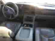 2003 Chevrolet Suburban LT с VIN 3GNGK26U13G239207, выставлен на аукционе Copart как лот 83342214 с пробегом 147 511 миль миль и Списание • Salvage title. История ставок и продаж доступна на DreamBid. Изображение 8.