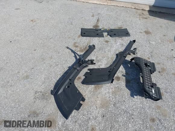 2025 Jeep Grand Cherokee Laredo with VIN 1C4RJHAG9SC287175, listed as a IAAI auction lot 41856266 with 2,495 mi miles and . Bid and sale history available at DreamBid. Image 12.