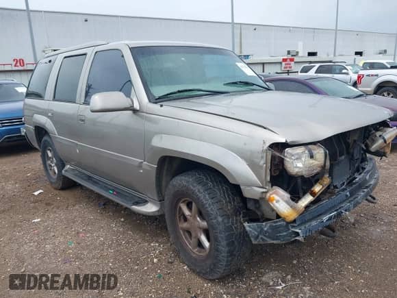 2000 Cadillac Escalade with VIN 1GYEK63R7YR222890, listed as a IAAI auction lot 42724746 with 174,325 mi miles and . Bid and sale history available at DreamBid. Image 1.
