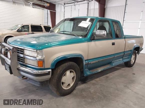 1993 Chevrolet Silverado 2500 с VIN 2GCFK29K9P1244541, выставлен на аукционе IAAI как лот 42159843 с пробегом 185 247 миль миль и . История ставок и продаж доступна на DreamBid. Изображение 2.