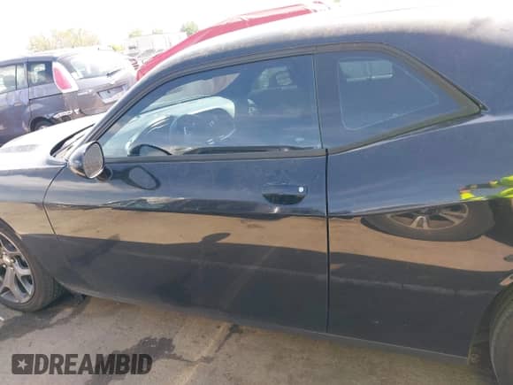 2015 Dodge Challenger SXT z VIN 2C3CDZAG5FH770530, wystawiony jako IAAI lot #41971010 z przebiegiem 144 803 mil mil oraz . Historia ofert i sprzedaży dostępna na DreamBid. Obrazek 14.