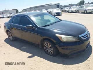 2011 Honda Accord EX z VIN 1HGCP2F77BA070408, wystawiony jako IAAI lot #43062964 z przebiegiem 303 014 mil mil oraz . Historia ofert i sprzedaży dostępna na DreamBid. Obrazek 1.