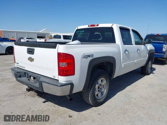 2011 Chevrolet Silverado 1500 LS z VIN 3GCPKREA7BG355387, wystawiony jako IAAI lot #41854866 z przebiegiem 169 332 mil mil oraz . Historia ofert i sprzedaży dostępna na DreamBid. Obrazek 4.