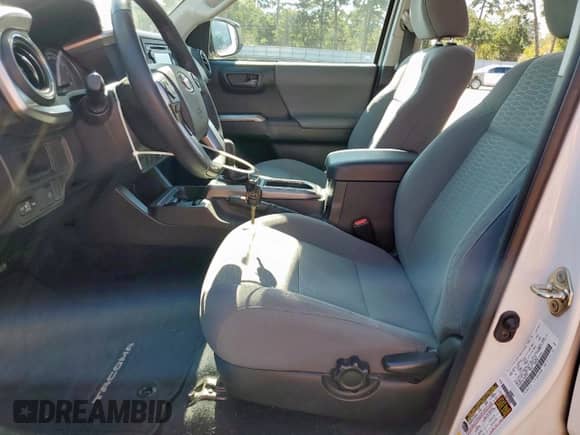 2019 Toyota Tacoma SR5 with VIN 5TFAZ5CN1KX085228, listed as a Copart auction lot 82779455 with 91,822 mi miles and Salvage title. Bid and sale history available at DreamBid. Image 7.