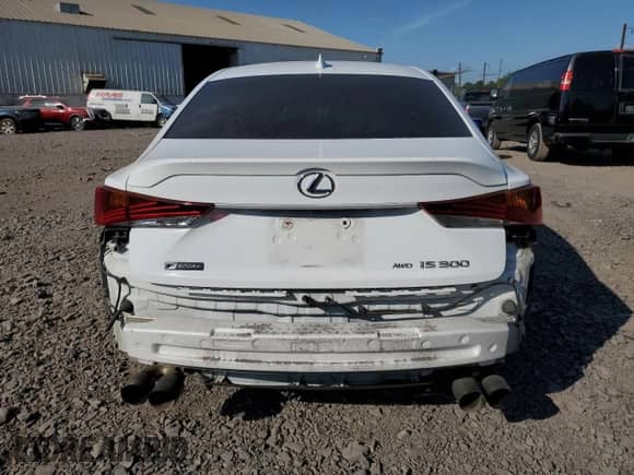 2017 Lexus IS 300 с VIN JTHCM1D25H5020003, выставлен на аукционе Copart как лот 71099375 с пробегом 107 207 миль миль и Списание • Salvage title. История ставок и продаж доступна на DreamBid. Изображение 6.