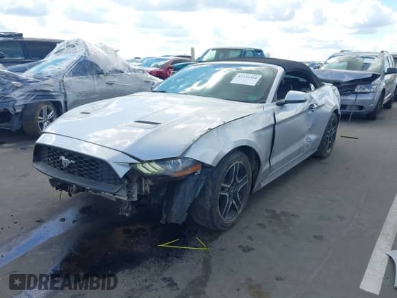 2019 Ford Mustang EcoBoost Premium z VIN 1FATP8UH9K5115604, wystawiony jako IAAI lot #43259304 z przebiegiem 136 566 mil mil oraz . Historia ofert i sprzedaży dostępna na DreamBid. Obrazek 2.