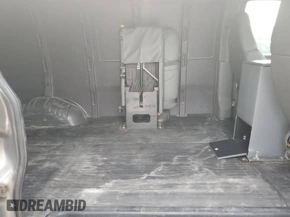 2008 Chevrolet Express Cargo with VIN 1GCFG15X581129200, listed as a Copart auction lot 80900905 with Not provided miles and Salvage title. Bid and sale history available at DreamBid. Image 11.