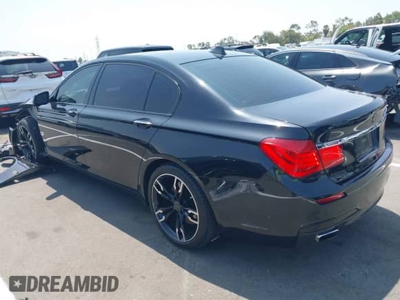 2012 BMW 7 Series 750Li xDrive с VIN WBAKC8C52CC435298, выставлен на аукционе IAAI как лот 42587250 с пробегом 153 391 миль миль и . История ставок и продаж доступна на DreamBid. Изображение 3.