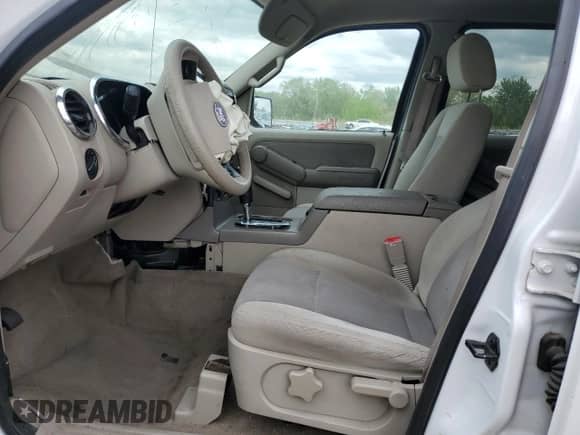2007 Ford Explorer XLT с VIN 1FMEU63E27UB71996, выставлен на аукционе Copart как лот 56256295 с пробегом Не указан миль и Списание • Salvage title. История ставок и продаж доступна на DreamBid. Изображение 7.