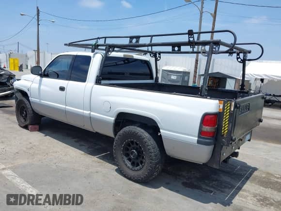 1998 Dodge 2500 с VIN 1B7KC2360WJ186217, выставлен на аукционе IAAI как лот 42500470 с пробегом 251 640 миль миль и . История ставок и продаж доступна на DreamBid. Изображение 3.