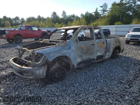 2015 Ram 1500 SLT z VIN 1C6RR7GG6FS664669, wystawiony jako Copart lot #72382614 z przebiegiem Nie podano mil oraz Szkoda całkowita • Salvage title. Historia ofert i sprzedaży dostępna na DreamBid. Obrazek 1.