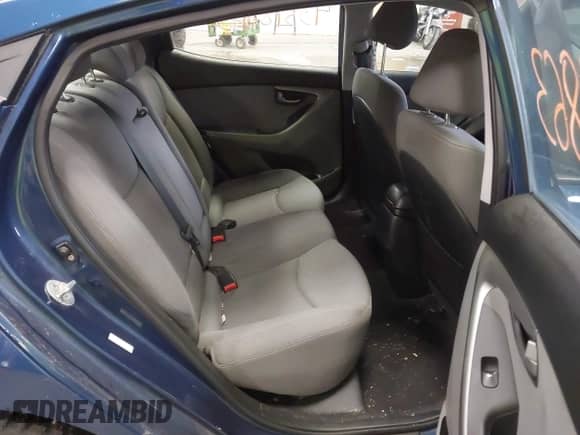 2015 Hyundai Elantra SE z VIN KMHDH4AEXFU445516, wystawiony jako IAAI lot #43398863 z przebiegiem 106 754 mil mil oraz . Historia ofert i sprzedaży dostępna na DreamBid. Obrazek 8.