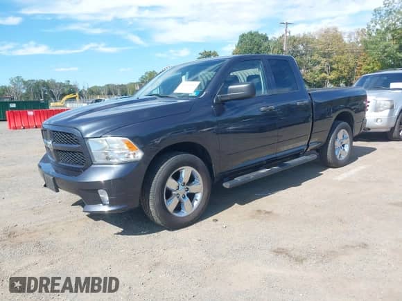 2018 Ram 1500 Tradesman z VIN 1C6RR7FG1JS348817, wystawiony jako IAAI lot #43195542 z przebiegiem 172 054 mil mil oraz . Historia ofert i sprzedaży dostępna na DreamBid. Obrazek 17.