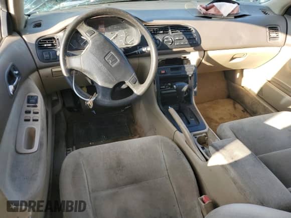 1995 Honda Accord LX z VIN 1HGCD5636SA161516, wystawiony jako Copart lot #80268014 z przebiegiem 201 402 mil mil oraz Szkoda całkowita • Salvage title. Historia ofert i sprzedaży dostępna na DreamBid. Obrazek 8.