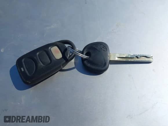 2013 Hyundai Accent GLS z VIN KMHCT4AE2DU317648, wystawiony jako IAAI lot #42934017 z przebiegiem 172 717 mil mil oraz . Historia ofert i sprzedaży dostępna na DreamBid. Obrazek 11.