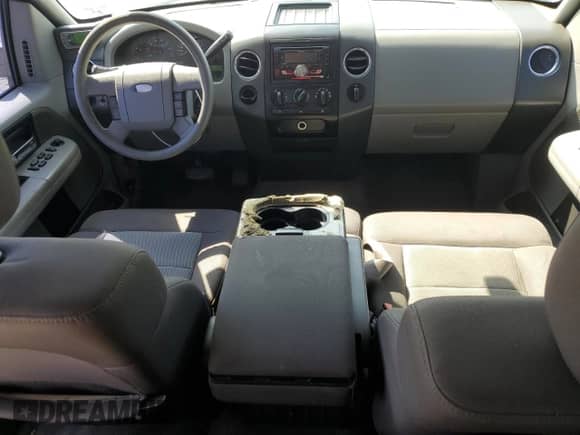 2005 Ford F-150 XLT z VIN 1FTPW12505KD33354, wystawiony jako Copart lot #85120555 z przebiegiem 220 425 mil mil oraz Czysty tytuł • Clean title. Historia ofert i sprzedaży dostępna na DreamBid. Obrazek 8.