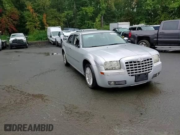 2010 Chrysler 300 Touring с VIN 2C3CA5CV2AH241719, выставлен на аукционе Copart как лот 81787025 с пробегом 86 177 миль миль и Списание • Salvage title. История ставок и продаж доступна на DreamBid. Изображение 14.