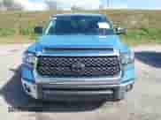 2020 Toyota Tundra SR5 с VIN 5TFDY5F1XLX887092, выставлен на аукционе IAAI как лот 40540625 с пробегом Не указан миль и . История ставок и продаж доступна на DreamBid. Изображение 11.