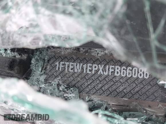 2018 Ford F-150 XL z VIN 1FTEW1EPXJFB66086, wystawiony jako IAAI lot #41897738 z przebiegiem 180 612 mil mil oraz . Historia ofert i sprzedaży dostępna na DreamBid. Obrazek 9.