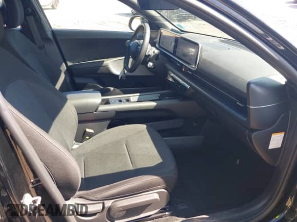 2023 Hyundai Ioniq 6 SE z VIN KMHM24AC7PA045528, wystawiony jako IAAI lot #42791381 z przebiegiem 30 065 mil mil oraz . Historia ofert i sprzedaży dostępna na DreamBid. Obrazek 5.