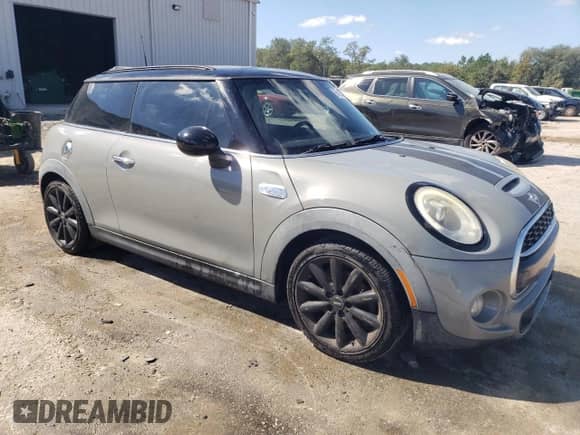 2016 MINI Hardtop S with VIN WMWXP7C59G3B92831, listed as a Copart auction lot 86625395 with 108,146 mi miles and Salvage title. Bid and sale history available at DreamBid. Image 4.