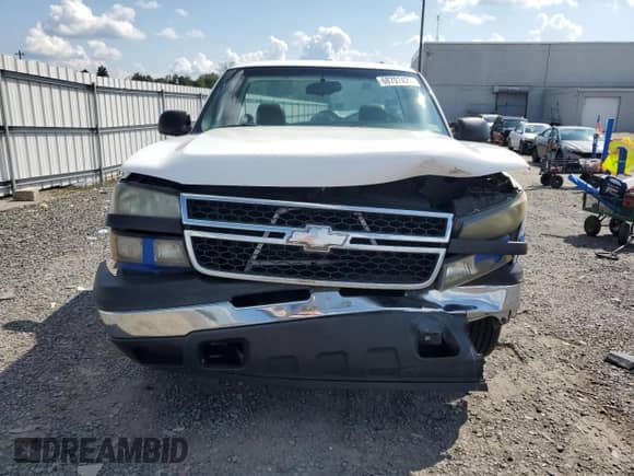 2007 Chevrolet Silverado 1500 Work Truck with VIN 1GCEC14X87Z171935, listed as a Copart auction lot 68707425 with 155,427 mi miles and Salvage title. Bid and sale history available at DreamBid. Image 5.