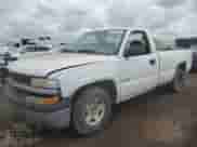 2002 Chevrolet Silverado 1500 z VIN 1GCEC14W32Z142164, wystawiony jako Copart lot #58081025 z przebiegiem 162 501 mil mil oraz Szkoda całkowita • Salvage title. Historia ofert i sprzedaży dostępna na DreamBid. Obrazek 1.