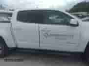 2017 Chevrolet Colorado 4WD WT z VIN 1GCGTBEN6H1205561, wystawiony jako IAAI lot #42037101 z przebiegiem 79 693 mil mil oraz . Historia ofert i sprzedaży dostępna na DreamBid. Obrazek 13.
