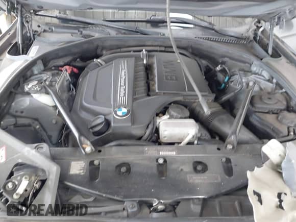 2011 BMW 5 Series 535i xDrive z VIN WBAFU7C56BC878075, wystawiony jako IAAI lot #43303174 z przebiegiem 101 588 mil mil oraz . Historia ofert i sprzedaży dostępna na DreamBid. Obrazek 10.