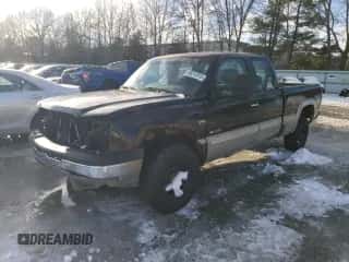 2004 Chevrolet Silverado 2500 LS z VIN 1GCGK29U04Z145471, wystawiony jako Copart lot #88212515 z przebiegiem 91 348 mil mil oraz Czysty tytuł • Clean title. Historia ofert i sprzedaży dostępna na DreamBid. Obrazek 1.