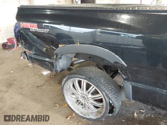 2007 Dodge 1500 SLT with VIN 1D7HU182X7S135526, listed as a IAAI auction lot 41031813 with 81,520 mi miles and . Bid and sale history available at DreamBid. Image 17.