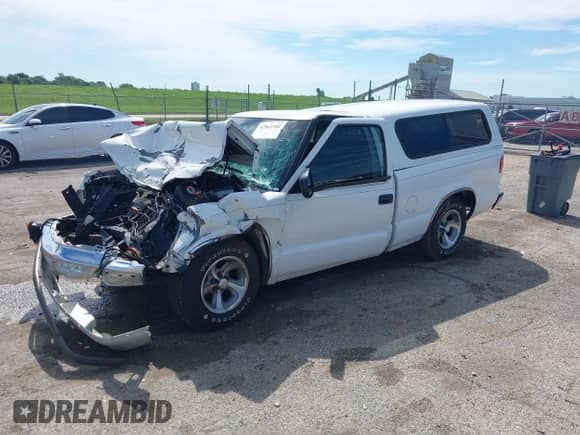 1999 Chevrolet S-10 with VIN 1GCCS1448XK129533, listed as a IAAI auction lot 42841182 with Not provided miles and . Bid and sale history available at DreamBid. Image 17.