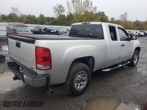 2010 GMC Sierra 1500 SL с VIN 1GTSKUEA0AZ281404, выставлен на аукционе Copart как лот 75664704 с пробегом Не указан миль и Списание • Salvage title. История ставок и продаж доступна на DreamBid. Изображение 3.
