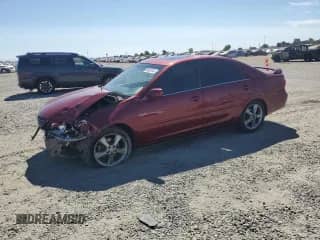 2005 Toyota Camry SE with VIN JTDBA30K850024725, listed as a Copart auction lot 68902445 with 196,895 mi miles and Salvage title. Bid and sale history available at DreamBid. Image 1.