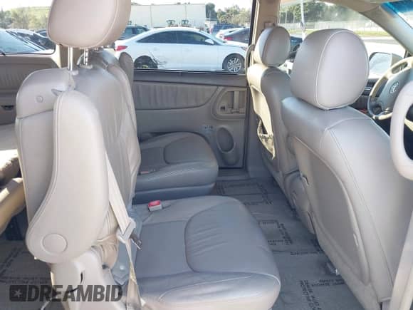 2008 Toyota Sienna XLE z VIN 5TDZK22C18S141253, wystawiony jako IAAI lot #43527112 z przebiegiem 208 796 mil mil oraz . Historia ofert i sprzedaży dostępna na DreamBid. Obrazek 8.