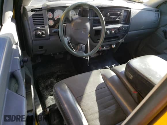 2006 Dodge RAM with VIN 3D6WR26D66G188186, listed as a Copart auction lot 42565575 with 321,511 mi miles and Clean title. Bid and sale history available at DreamBid. Image 8.