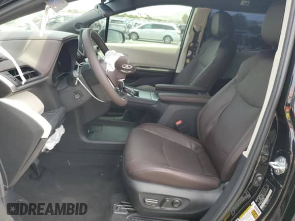 2024 Toyota Sienna Platinum с VIN 5TDERKEC8RS224914, выставлен на аукционе Copart как лот 65552915 с пробегом 11 438 миль миль и Списание • Salvage title. История ставок и продаж доступна на DreamBid. Изображение 7.