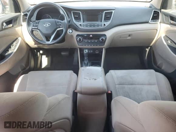 2016 Hyundai Tucson Sport z VIN KM8J33A2XGU247201, wystawiony jako Copart lot #64049965 z przebiegiem 83 721 mil mil oraz Czysty tytuł • Clean title. Historia ofert i sprzedaży dostępna na DreamBid. Obrazek 8.